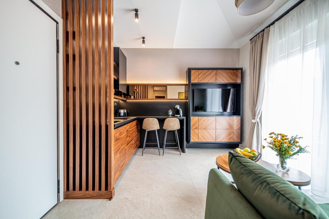 Enyana Luxury Suites Kotor Extérieur photo